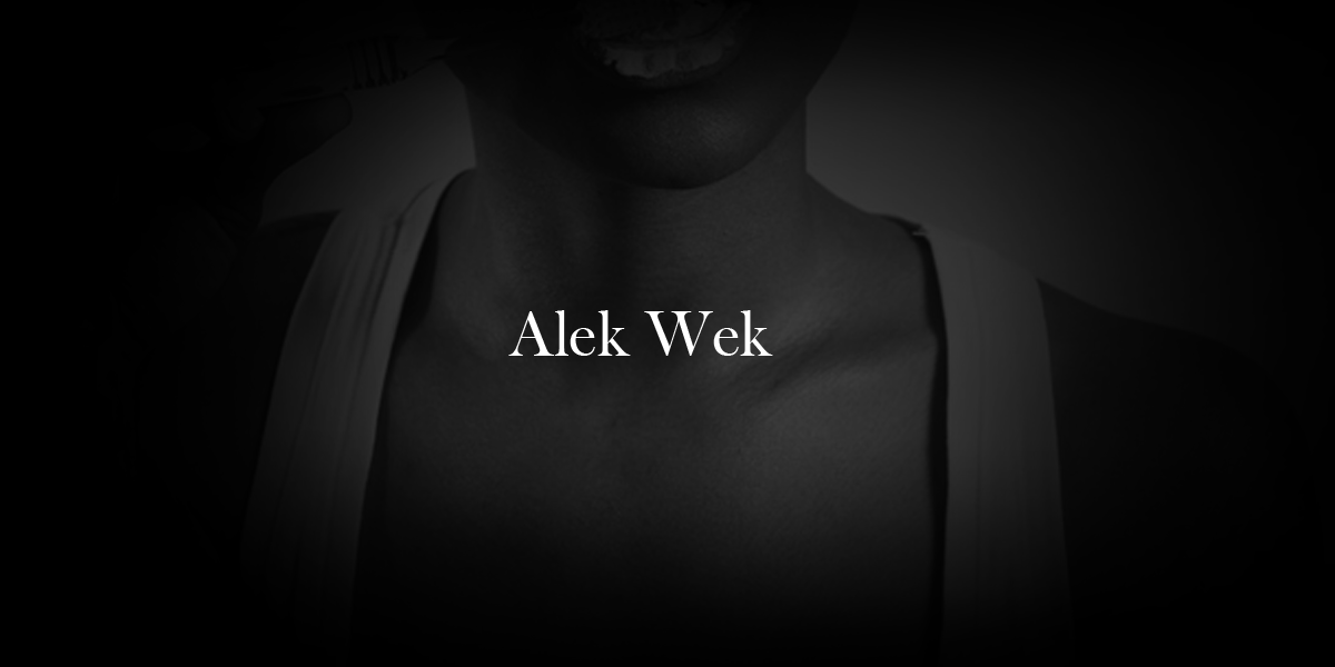 alek-wek-supermodel-model-modeling-catwalk-shootings-runway