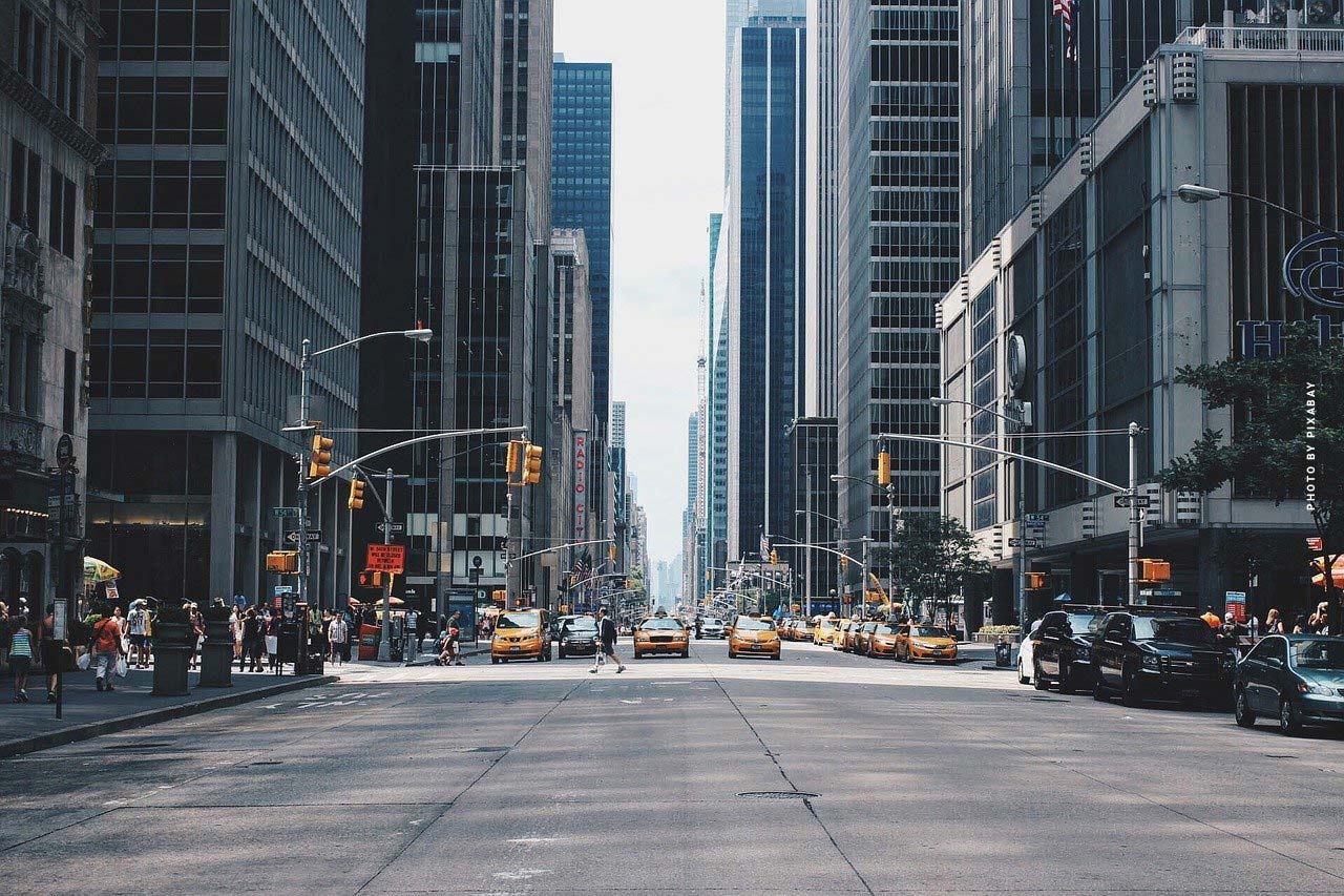 new-york-city-5th-avenue-street-skyscraper-buildings-tips-hotel-traffic-castings