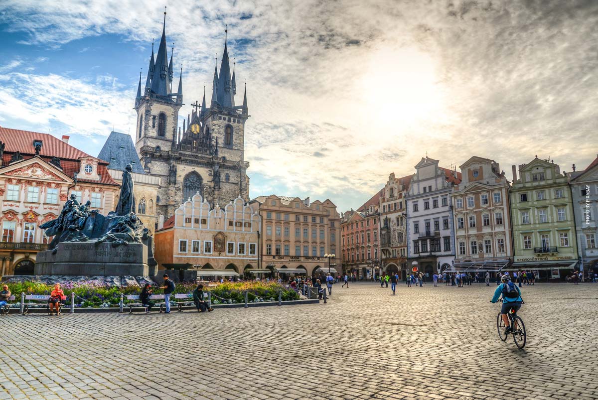 prague-czech-republic-square-city-modeling-agency-become-a-model-ranking-help-building-syk-tourists-architekture