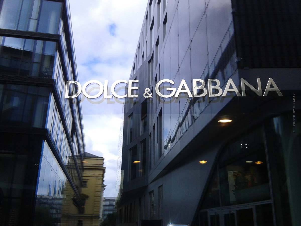 Dolce-Gabbana-Videos-List-Runway-Fashionshow-dresses-interviews-backstage-shop-sign-lettering