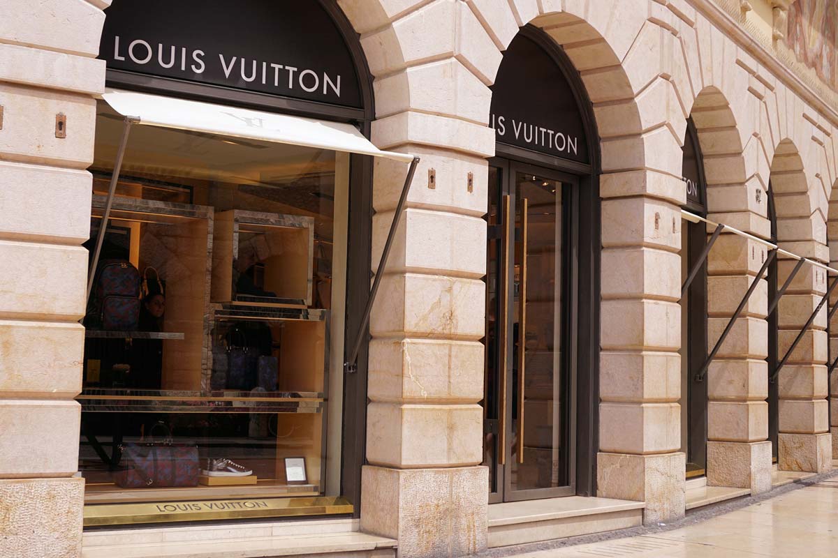 louis-vuitton-luxury-store-brown-black