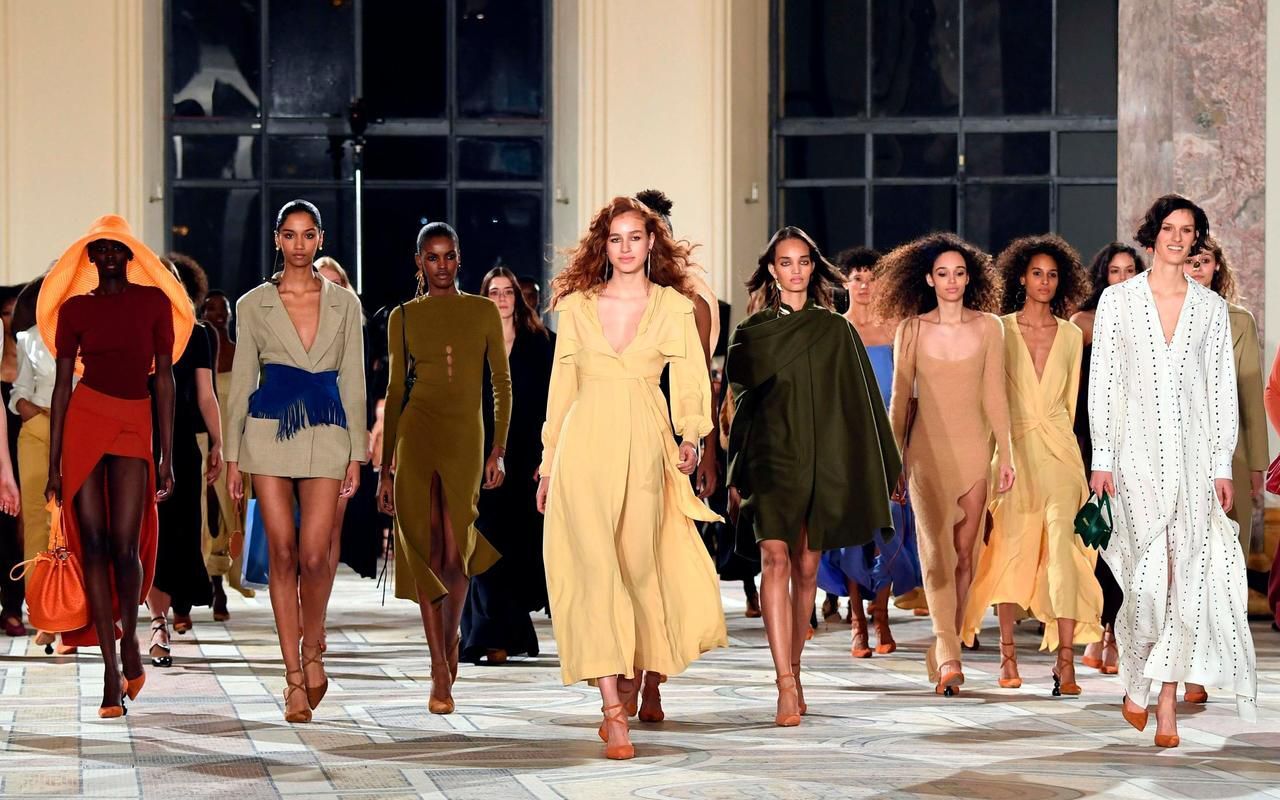 Jacquemus “LE RAPHIA” Spring/Summer 2023 Runway Show